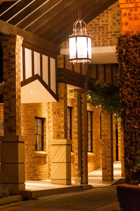 Grand Mercure The Hills Lodge - Queensland Tourism 1