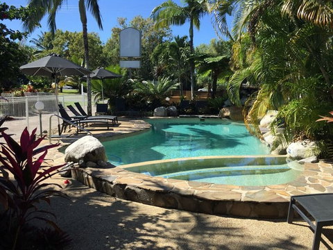 Lazy Lizard Motor Inn - QLD Tourism 1