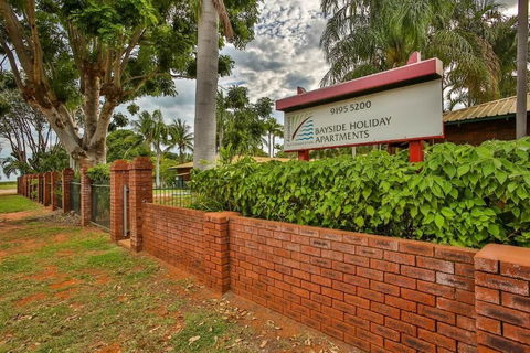 Bayside Holiday Apartments - Queensland Tourism 0
