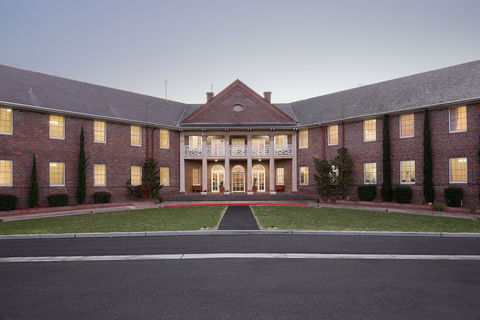 Brassey Hotel - Queensland Tourism 3