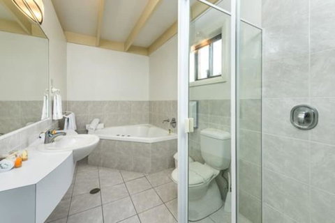 Sundown Villas - QLD Tourism 6