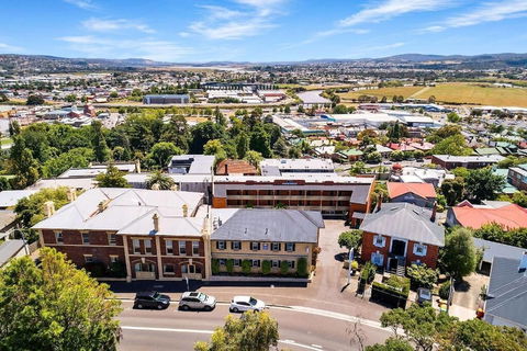 Coach House Launceston - Queensland Tourism 1