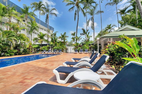 Agincourt Beachfront Apartments - Queensland Tourism 5