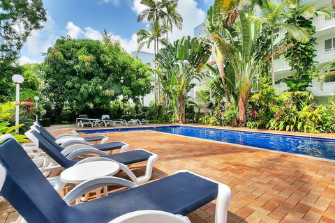 Agincourt Beachfront Apartments - Queensland Tourism 7