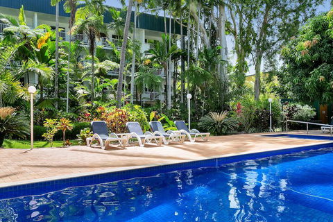 Agincourt Beachfront Apartments - Queensland Tourism 4
