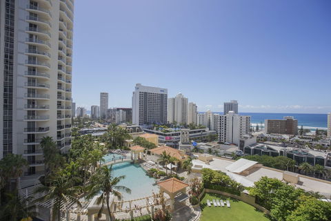 Mantra Towers Of Chevron - QLD Tourism 4
