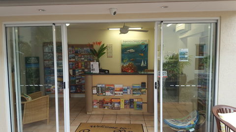 Cayman Villas - Queensland Tourism 0