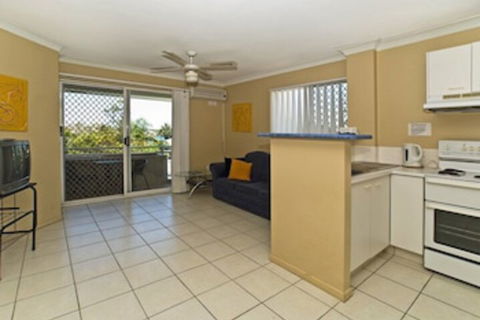 Budds Beach Apartments - QLD Tourism 3