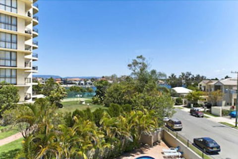 Budds Beach Apartments - QLD Tourism 1