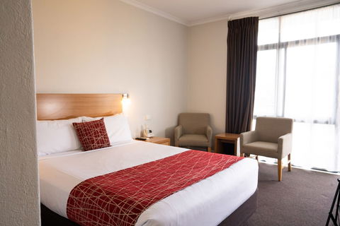 Admiralty Inn - Queensland Tourism 6