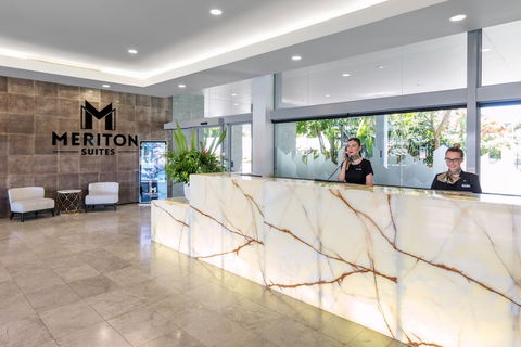 Meriton Suites Broadbeach, Gold Coast - QLD Tourism 5