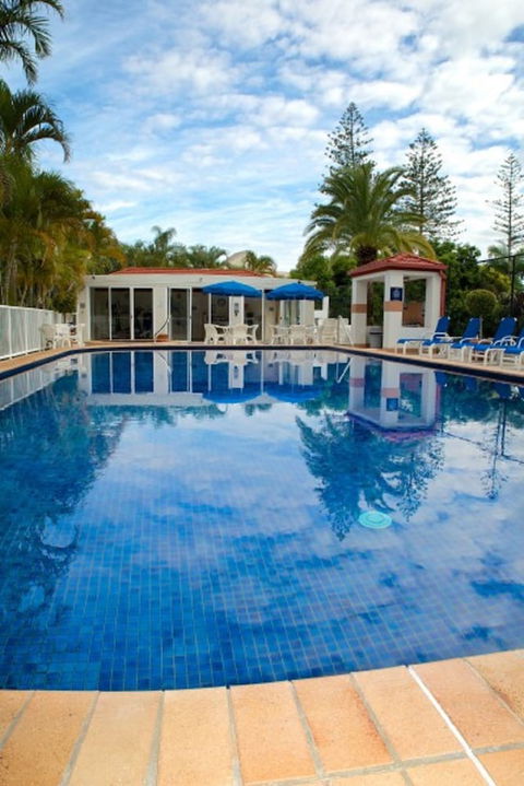 Surf Parade Resort - Queensland Tourism 4