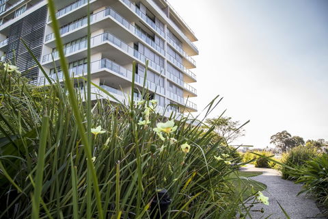 ULTIQA Freshwater Point Resort - QLD Tourism 4