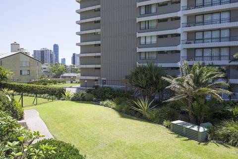 Sunbird Beach Resort - Queensland Tourism 6