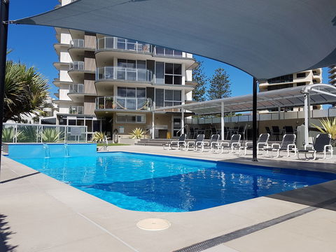 Sunbird Beach Resort - Queensland Tourism 1