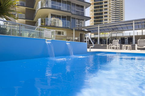Sunbird Beach Resort - Queensland Tourism 3