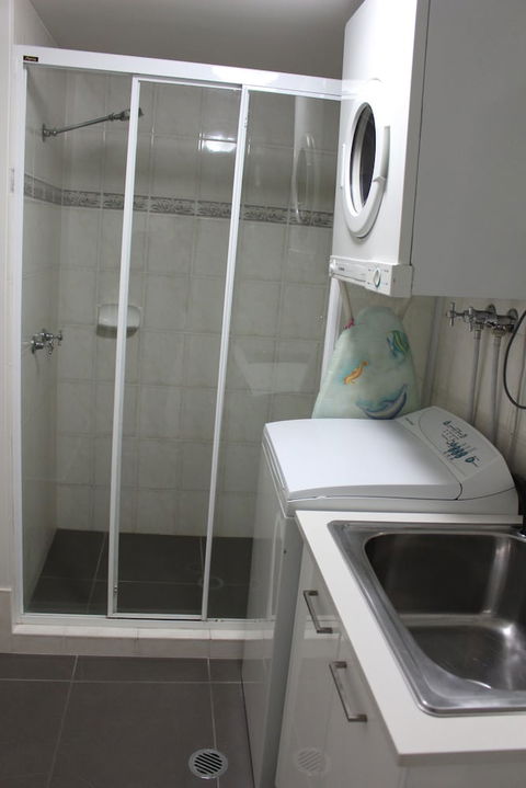 Surfers Riverside Apartments - Queensland Tourism 5