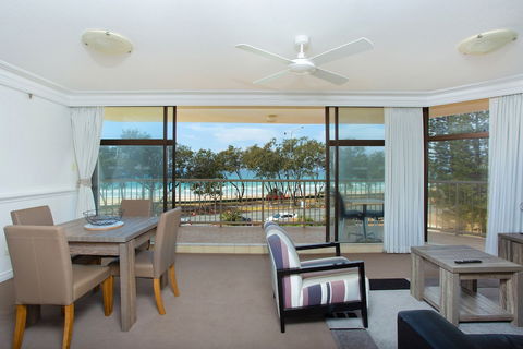 Imperial Surf Private Apartments - Queensland Tourism 4