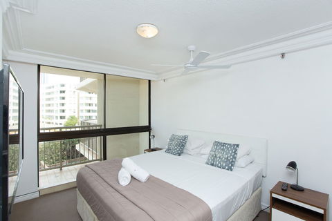 Imperial Surf Private Apartments - Queensland Tourism 6