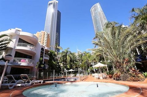 St Tropez Apartments - Queensland Tourism 2