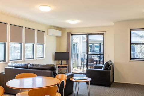 Noosa Lakes Resort - QLD Tourism 3