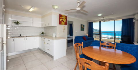 Aristocrat Apartments - Queensland Tourism 5