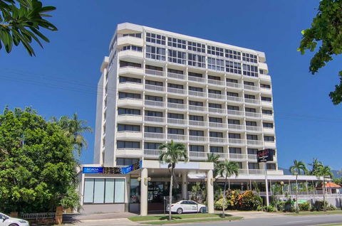 Acacia Court Hotel - QLD Tourism 0