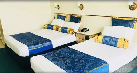 Acacia Court Hotel - QLD Tourism 5