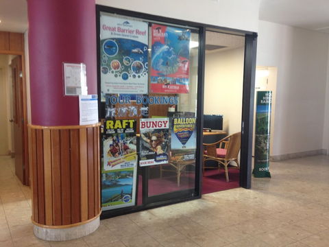 Acacia Court Hotel - QLD Tourism 3
