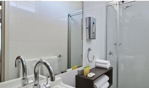 Ibis Styles Canberra Tall Trees - Queensland Tourism 3