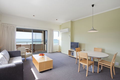 Cumberland Lorne Resort - QLD Tourism 6
