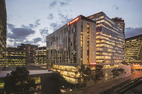 Travelodge Hotel Melbourne Docklands - QLD Tourism 3