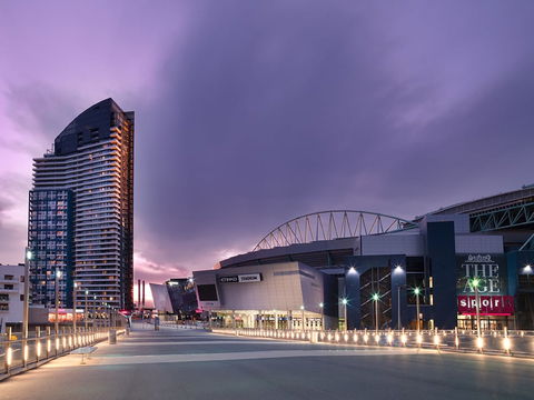 Travelodge Hotel Melbourne Docklands - QLD Tourism 0