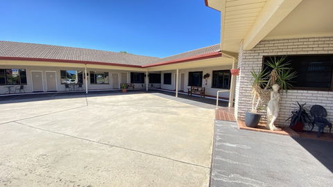 Sapphire City Motor Inn, Inverell - Queensland Tourism 4