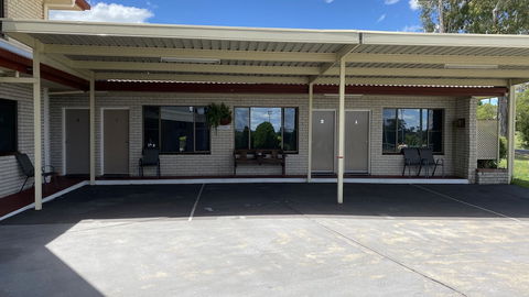 Sapphire City Motor Inn, Inverell - Queensland Tourism 1