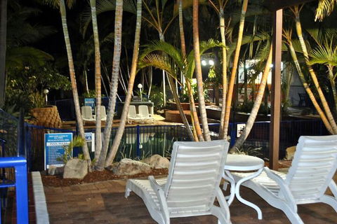 Club Surfers - Queensland Tourism 2