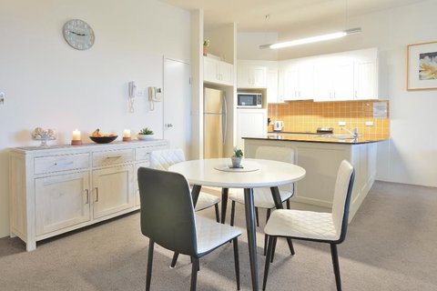 Boathouse Resort Tea Gardens - QLD Tourism 6