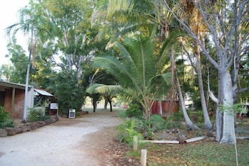 Territory Manor Motel & Caravan Park - QLD Tourism 6