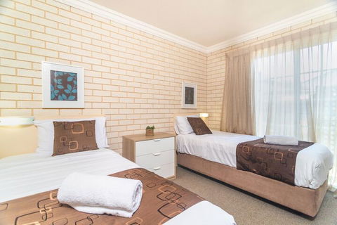 Santa Fe Motel & Holiday Units - QLD Tourism 6