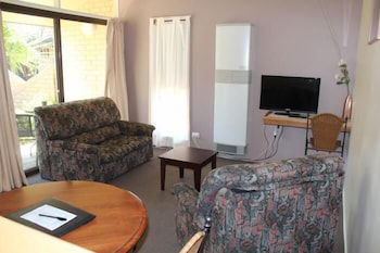 Executive Hideaway Motel - QLD Tourism 3
