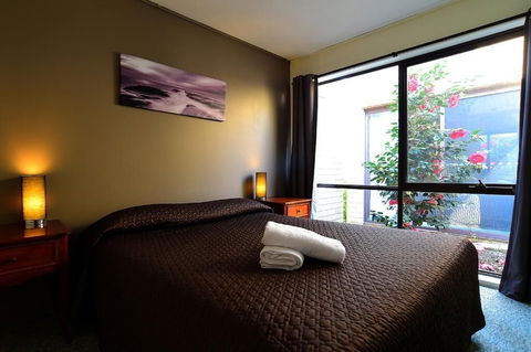 Executive Hideaway Motel - QLD Tourism 5
