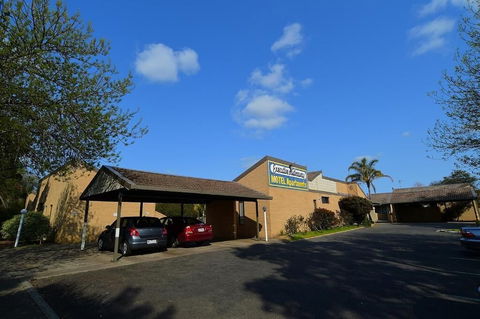 Executive Hideaway Motel - QLD Tourism 0
