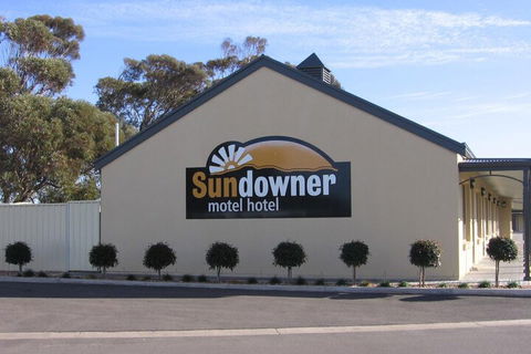 Sundowner Motel Hotel - Queensland Tourism 4