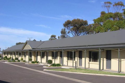 Sundowner Motel Hotel - Queensland Tourism 2