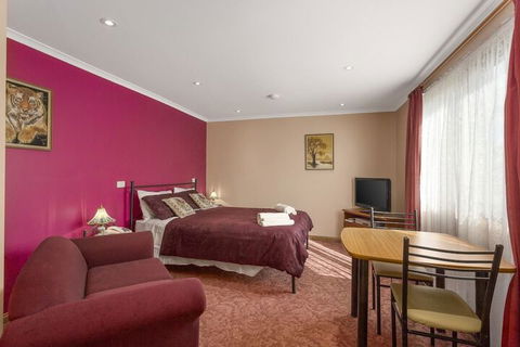 North East Rest Awhile Bed & Breakfast - QLD Tourism 7