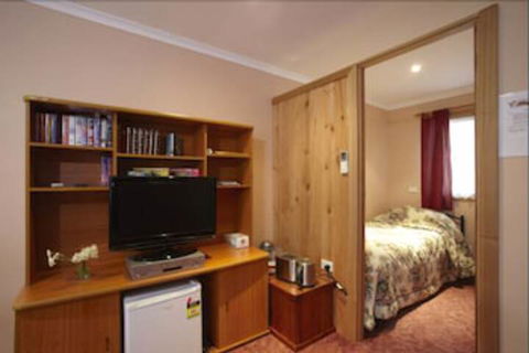 North East Rest Awhile Bed & Breakfast - QLD Tourism 5
