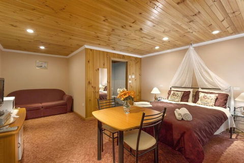 North East Rest Awhile Bed & Breakfast - QLD Tourism 4