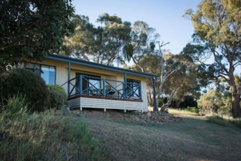 Riesling Country Cottages - QLD Tourism 2