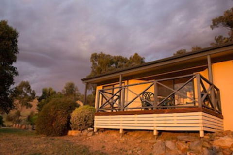 Riesling Country Cottages - QLD Tourism 3