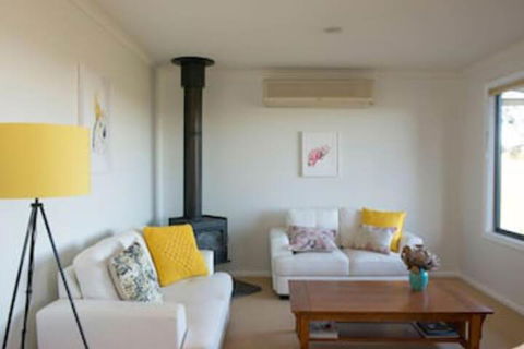 Riesling Country Cottages - QLD Tourism 7